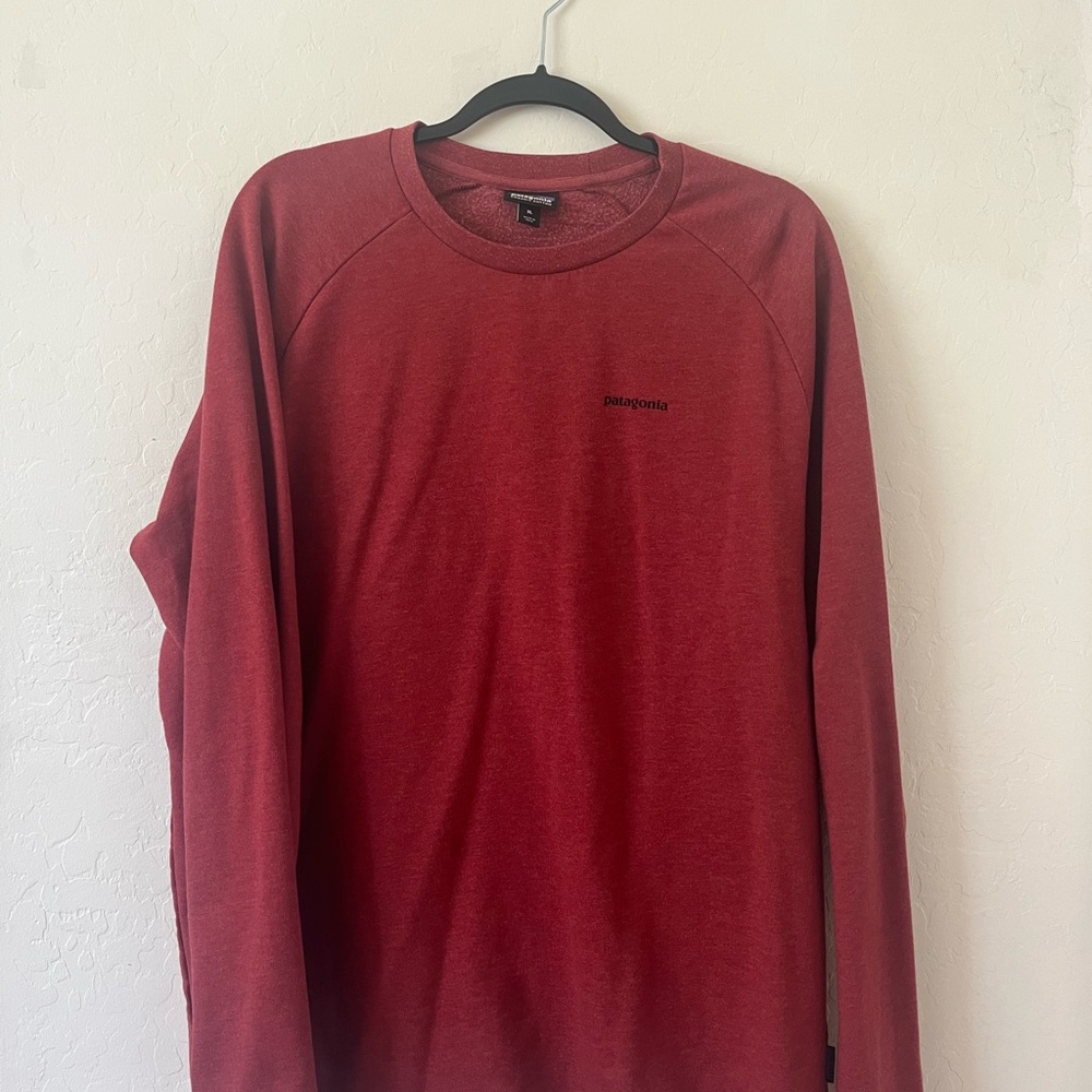 Patagonia Men’s Classic Red Crewneck - Picture 2 of 4